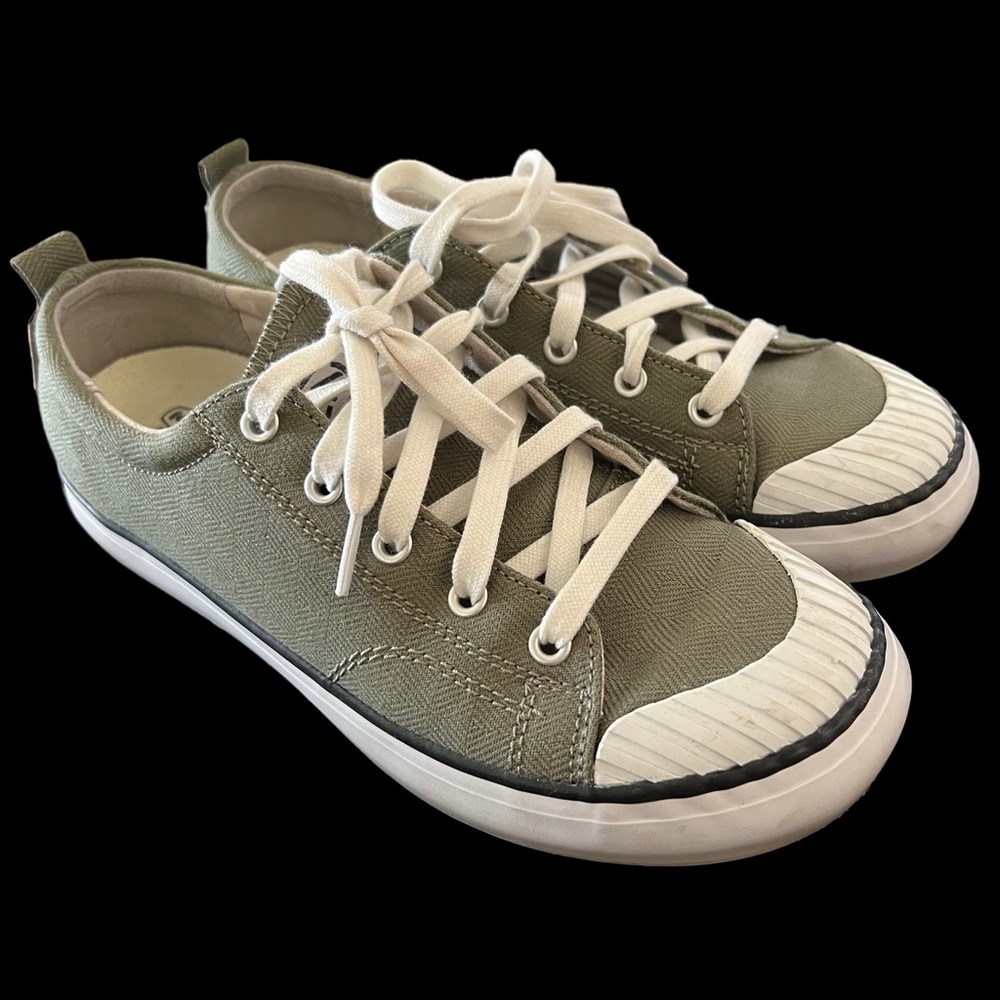 KEEN Elsa Sneaker Size 8
